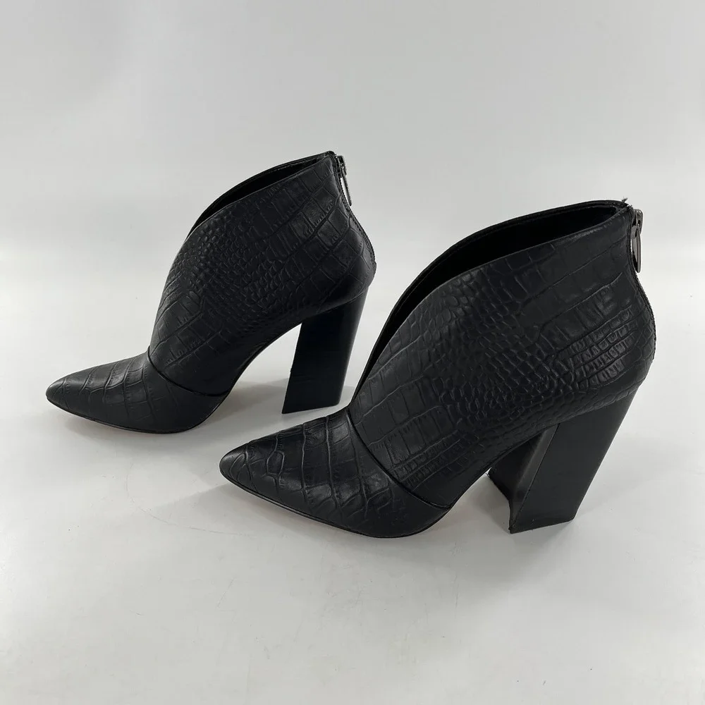 Vince Camuto Exotic Bootie‎ Womens 7.5M Black Chunky Croc Boot Steevera Back Zip